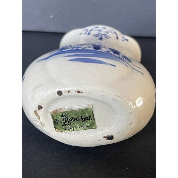 Vintage Noble Hall Blue White Mini Bud Vase Hand Painted Cottagecore Farmhouse - Picture 5 of 8